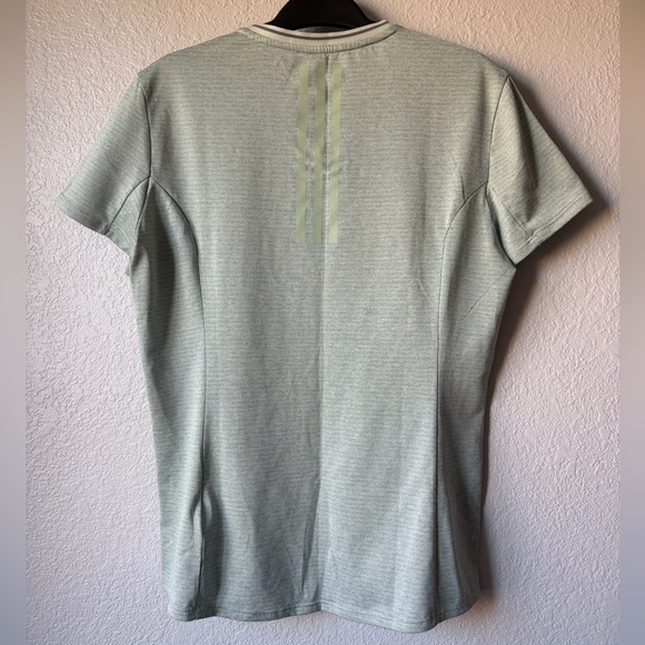Adidas Climalite Activewear Top, Mint Green Short Sleeve V-Neck, Womens Med, EUC - Picture 4 of 7